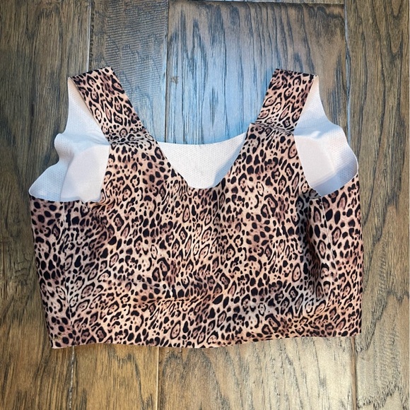 Victoria Secret Seamless Sport Bra Leopard Size XS-M - Picture 3 of 8